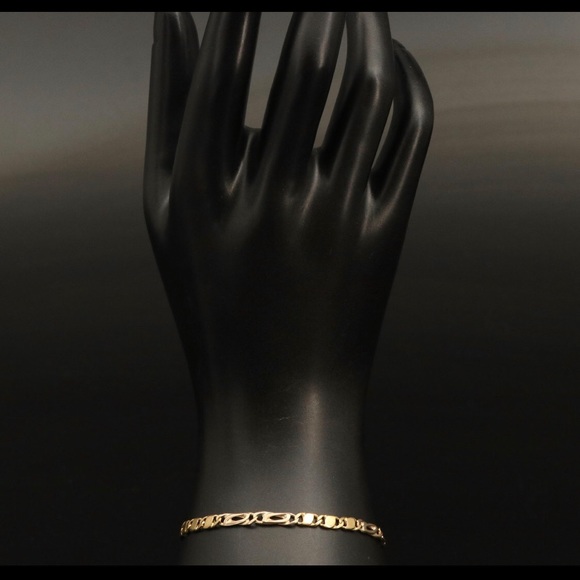 18kt Fancy Figaro Chain Bracelet - Picture 3 of 8